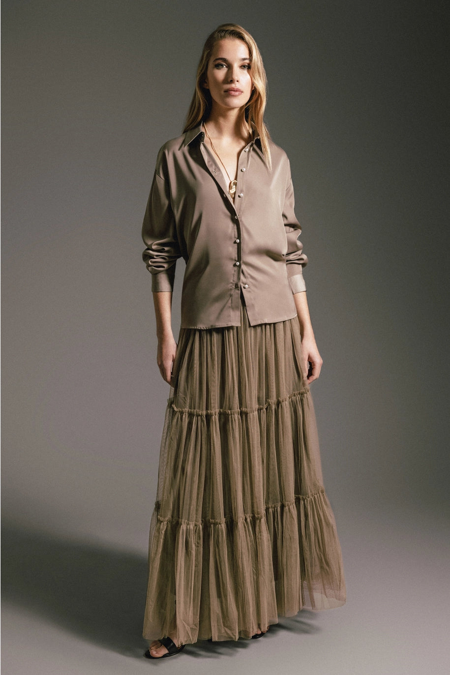 Elegantes Damen Lanidor Ausgestellter Tüllrock Midi Taupe - Image 3